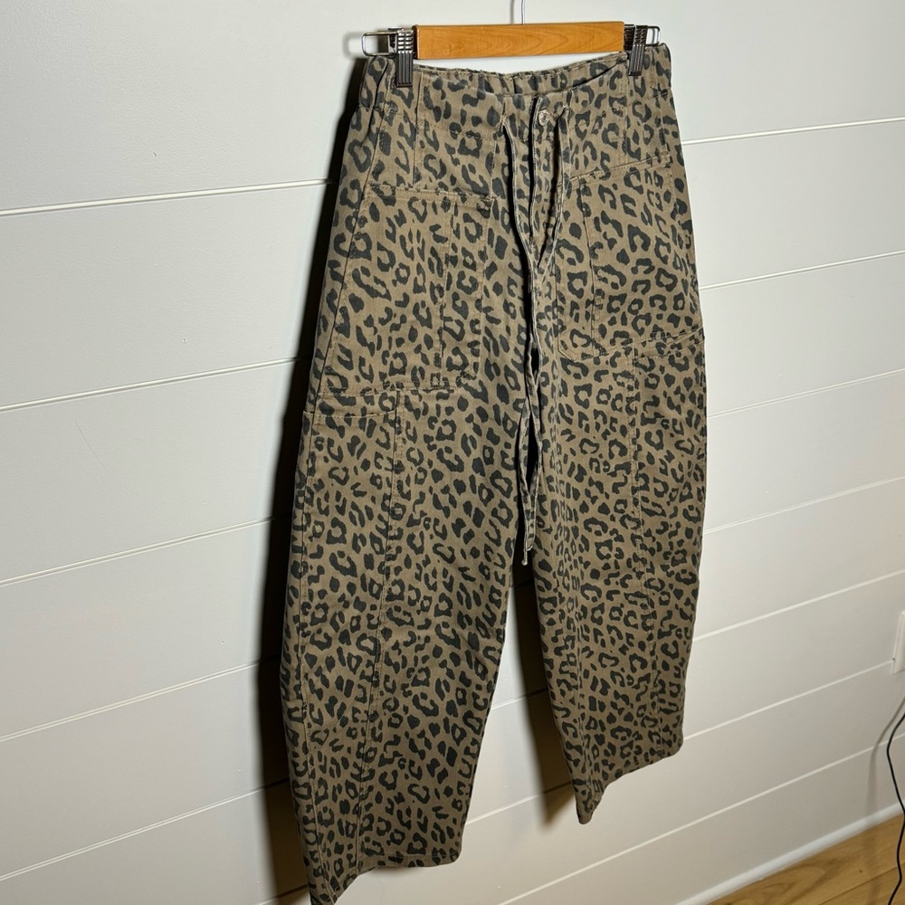 Leopard Print Drawstring Pocket Barrel Jeans - image 2